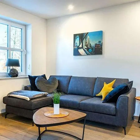 With 2 Bedrooms بيت للعطل *